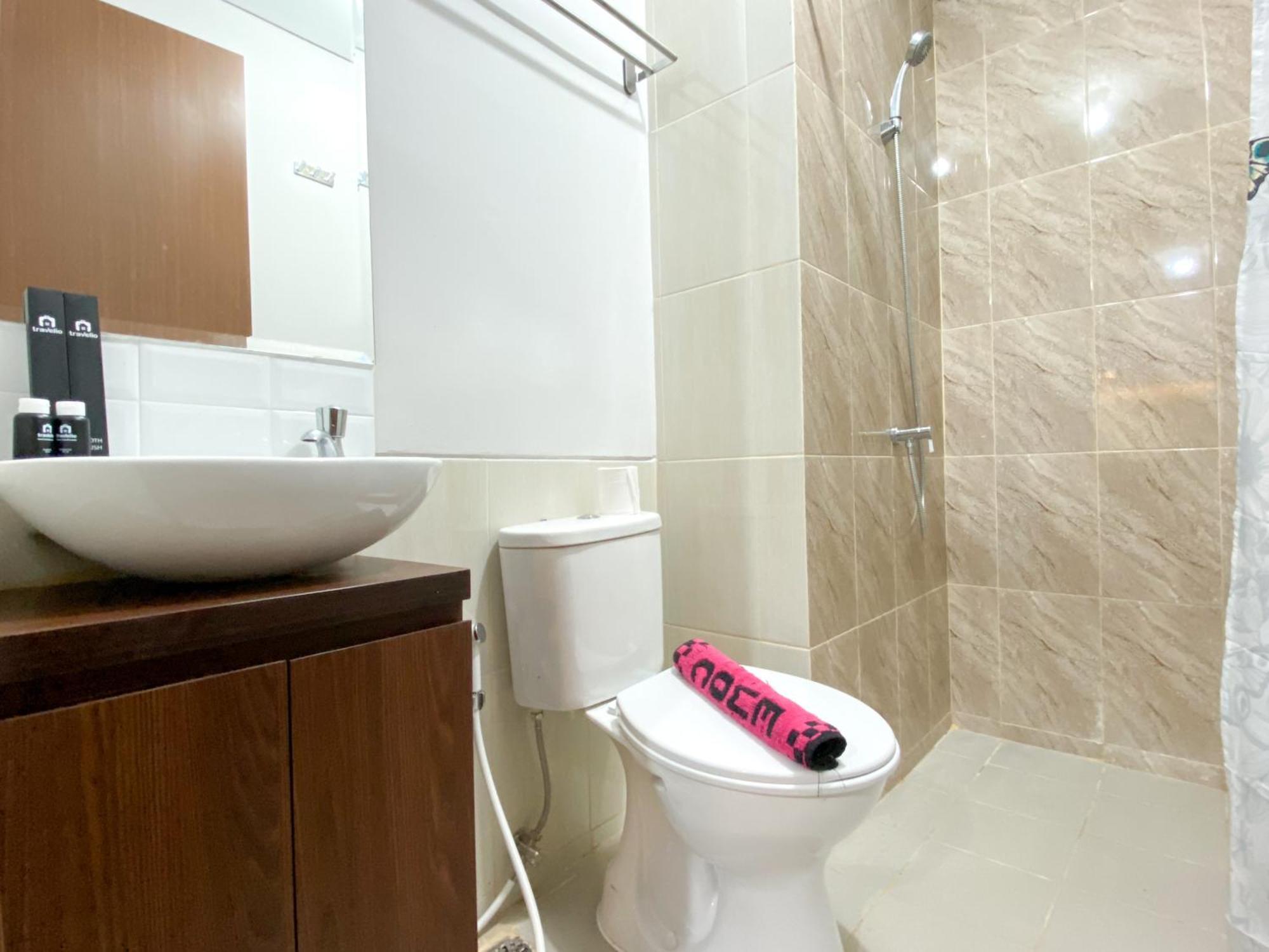 Great Choice And Modern 2br At Transpark Juanda Timur By Travelio Apartemen